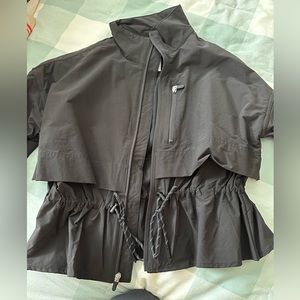 GapFit black cinched waist windbreaker. New with tags